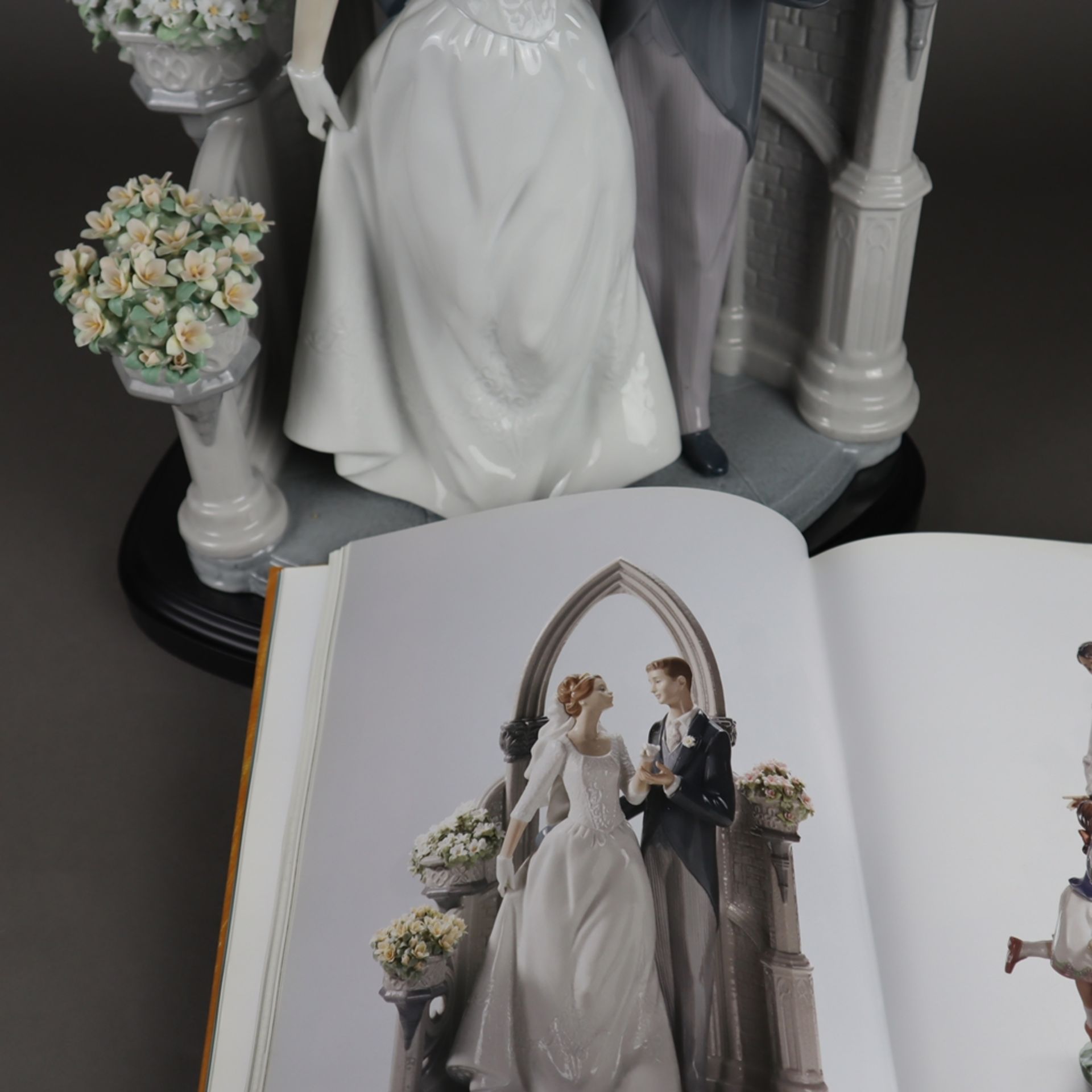 Figurengruppe "Ein Liebesversprechen/Una Promesa de Amor/A Vow of Love" - Lladro, Spanien, Porzell - Image 16 of 18