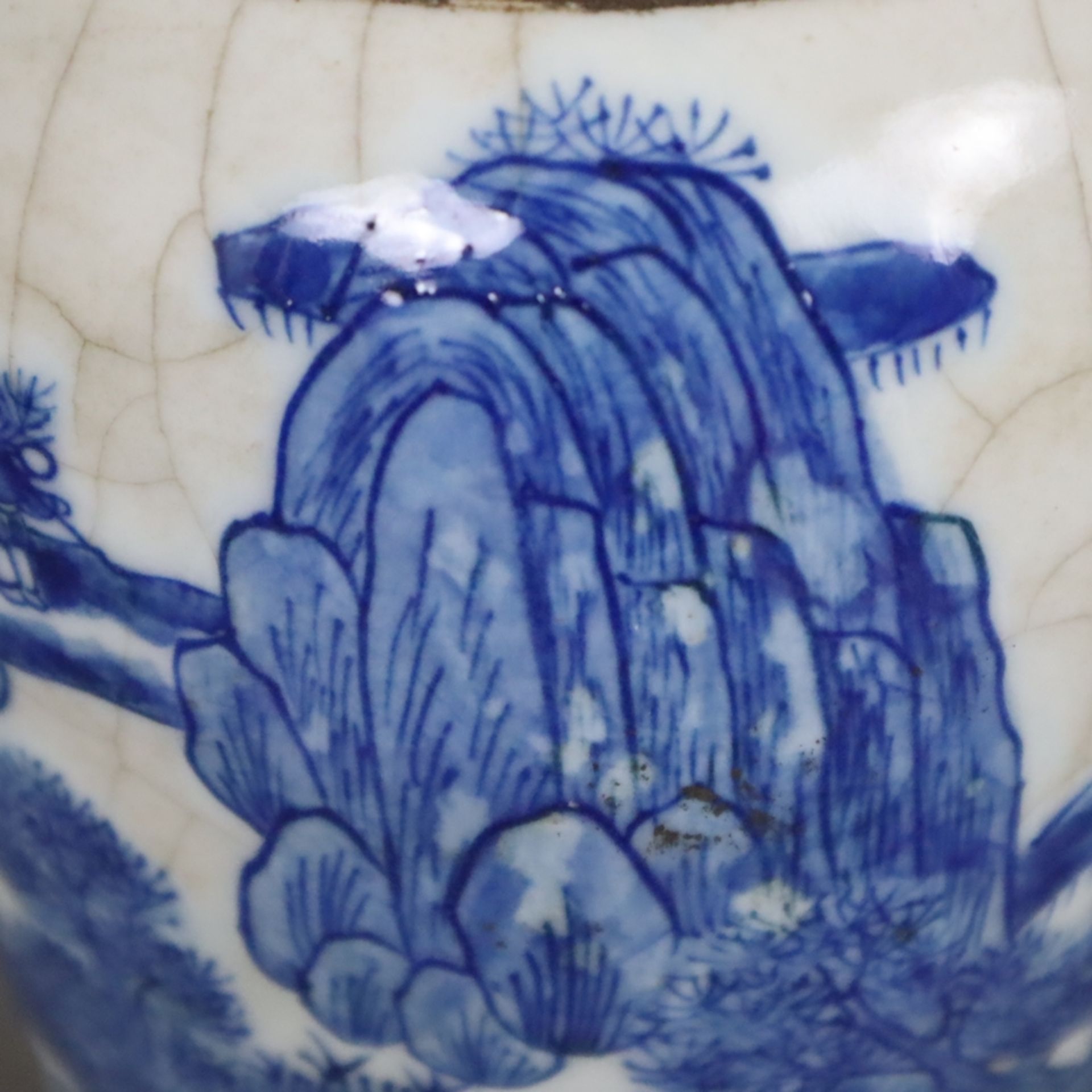 Balustervase - China, späte Qing-Dynastie, fein bemalt mit Landschaftsdekor in Unterglasurblau, bra - Image 8 of 12