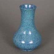 Kleine Vase - China 20.Jh., birnförmiger gefußter Korpus mit „Lujun“-Glasur (auch "Robin's egg"-Gla