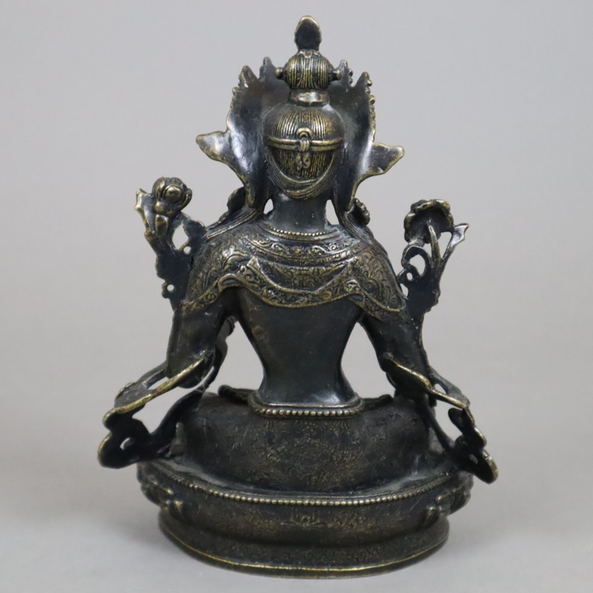 Sitatara/ weiße Tara - sinotibetisch, 20.Jh., Bronzelegierung, patiniert, der friedvolle weibliche - Image 7 of 8
