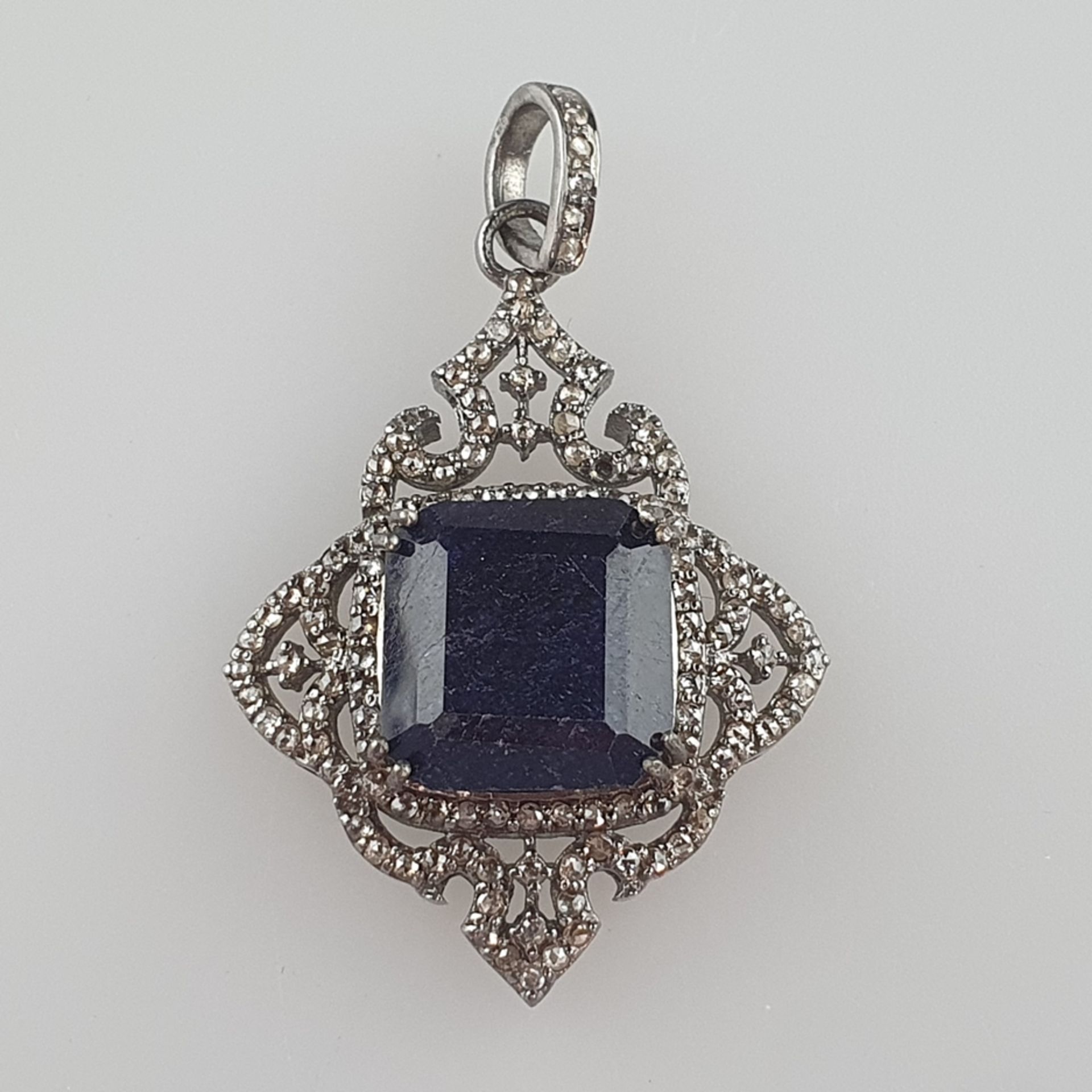 Saphiranhänger mit Diamanten - Sterling Silber 925/000, Besatz mit 1 facettiertem Saphir von ca. 18