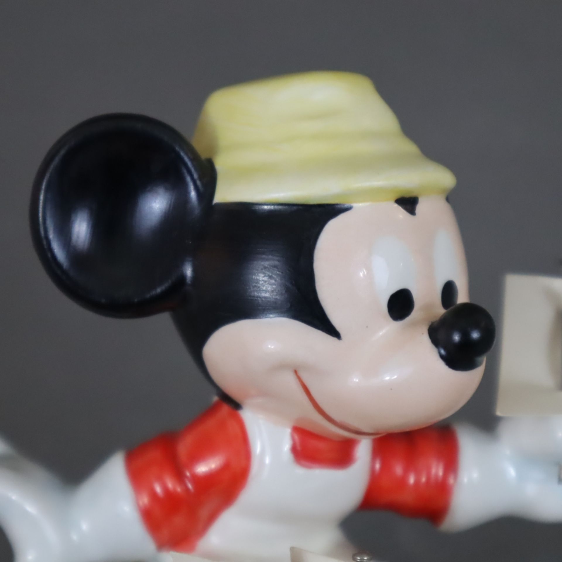 "Mickey Mouse Gardener" - Goebel, "Walt Disney Productions", Modellnr.: 17 220, Steingut, polychrom - Bild 3 aus 6