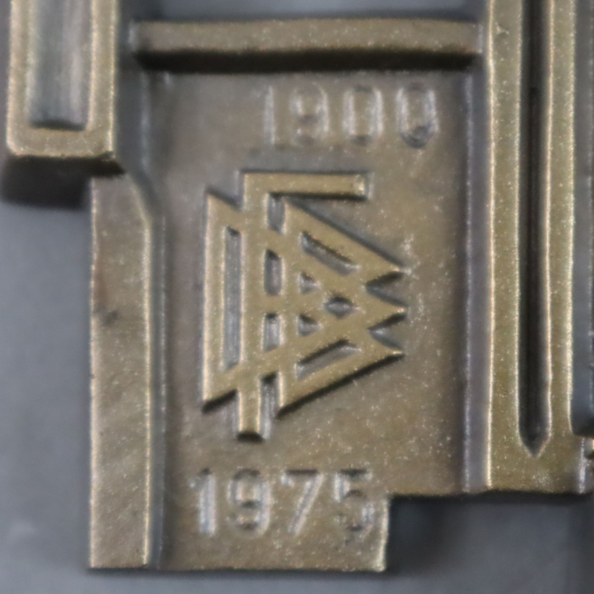 Ehrentafel für Teilnehmer des offiziellen Festaktes des DFB 1975 - Bronze-Tafel anlässlich des 75jä - Image 3 of 11