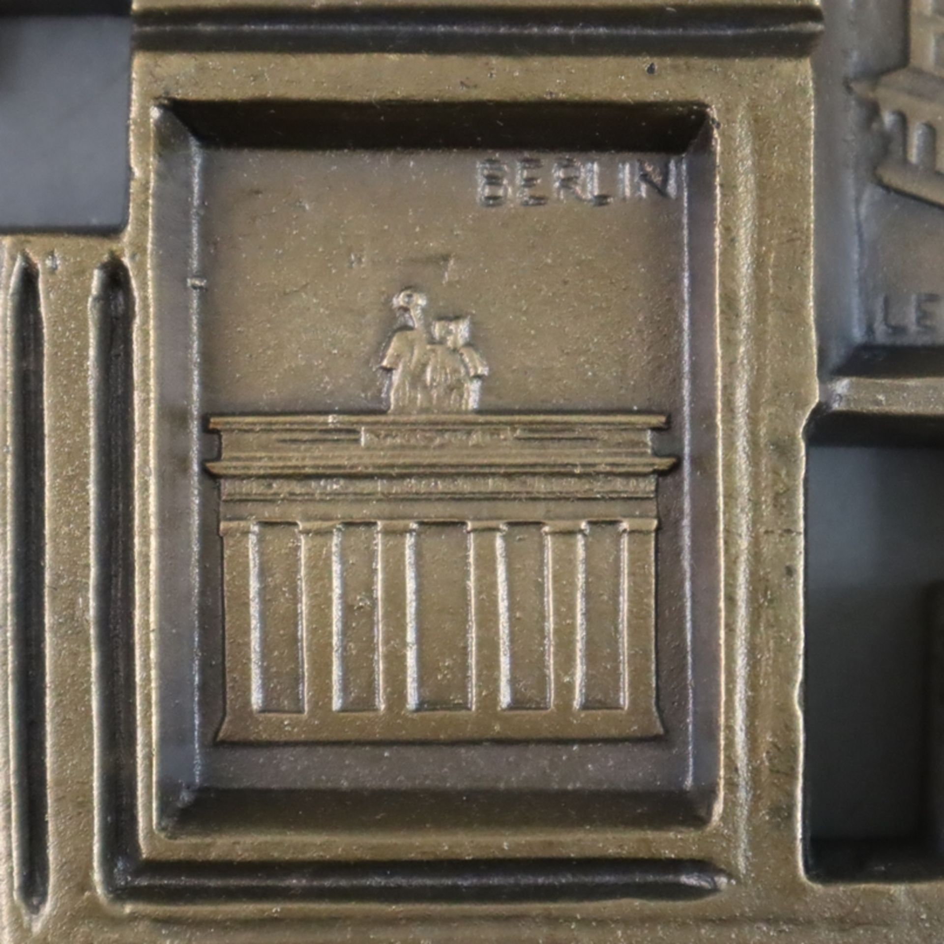 Ehrentafel für Teilnehmer des offiziellen Festaktes des DFB 1975 - Bronze-Tafel anlässlich des 75jä - Image 8 of 11