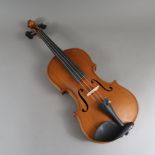 Geige - Tschechien, auf dem Faksimile-Etikett bezeichnet "A.J.Kreutzer / Brunensis anno 1953", zwei