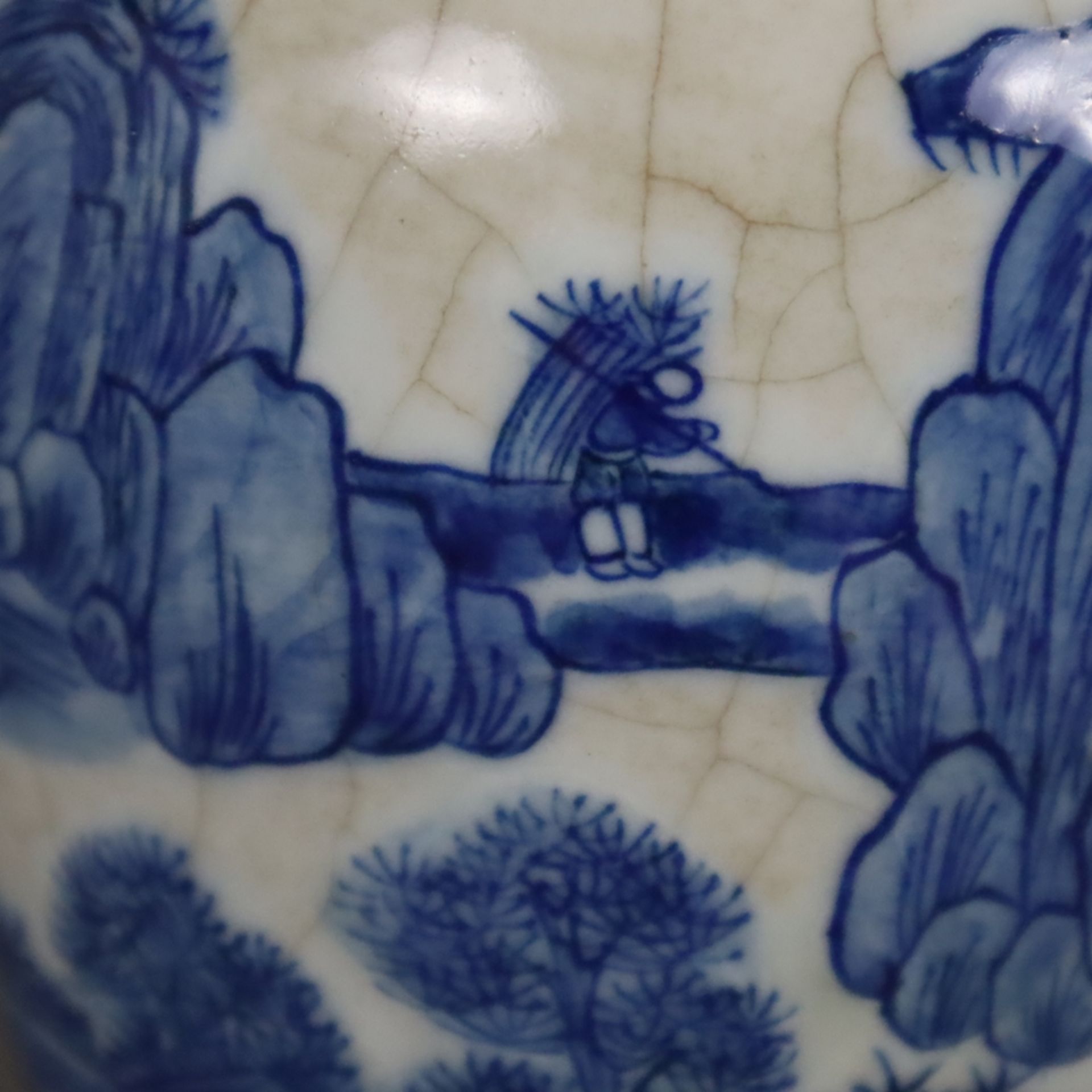 Balustervase - China, späte Qing-Dynastie, fein bemalt mit Landschaftsdekor in Unterglasurblau, bra - Image 6 of 12