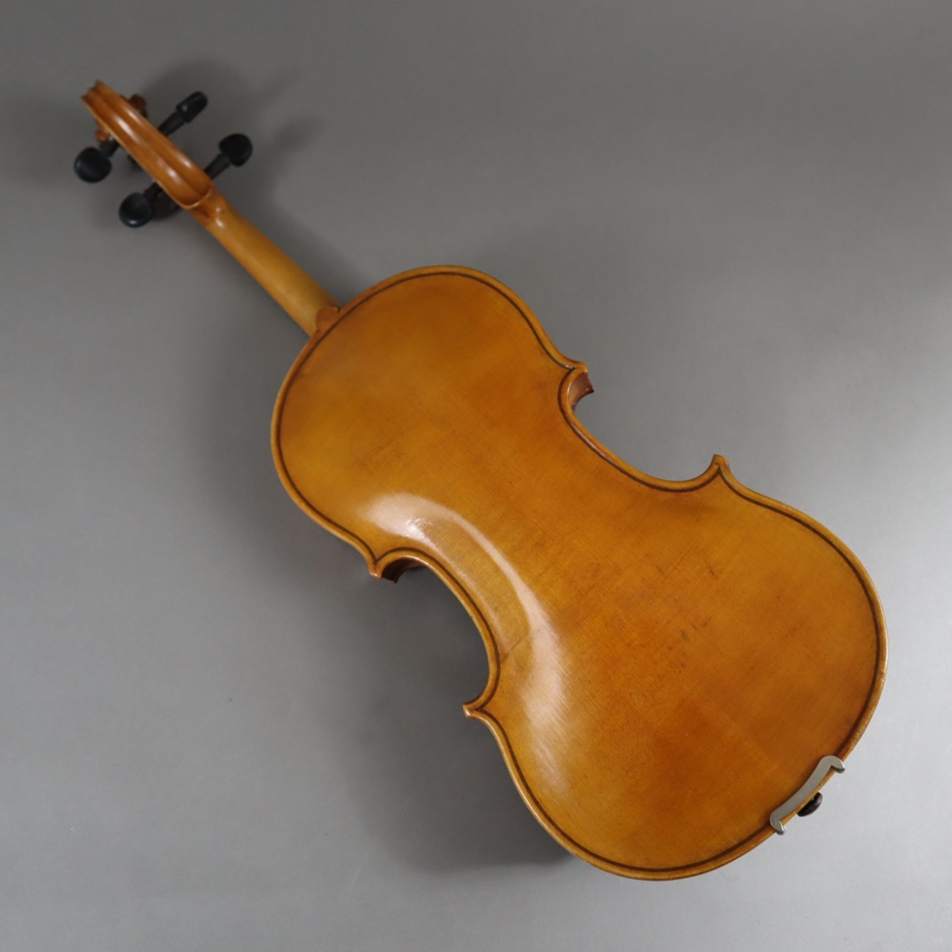 Geige - Tschechien, auf dem Faksimile-Etikett bezeichnet "A.J.Kreutzer / Brunensis anno 1953", zwei - Bild 6 aus 9