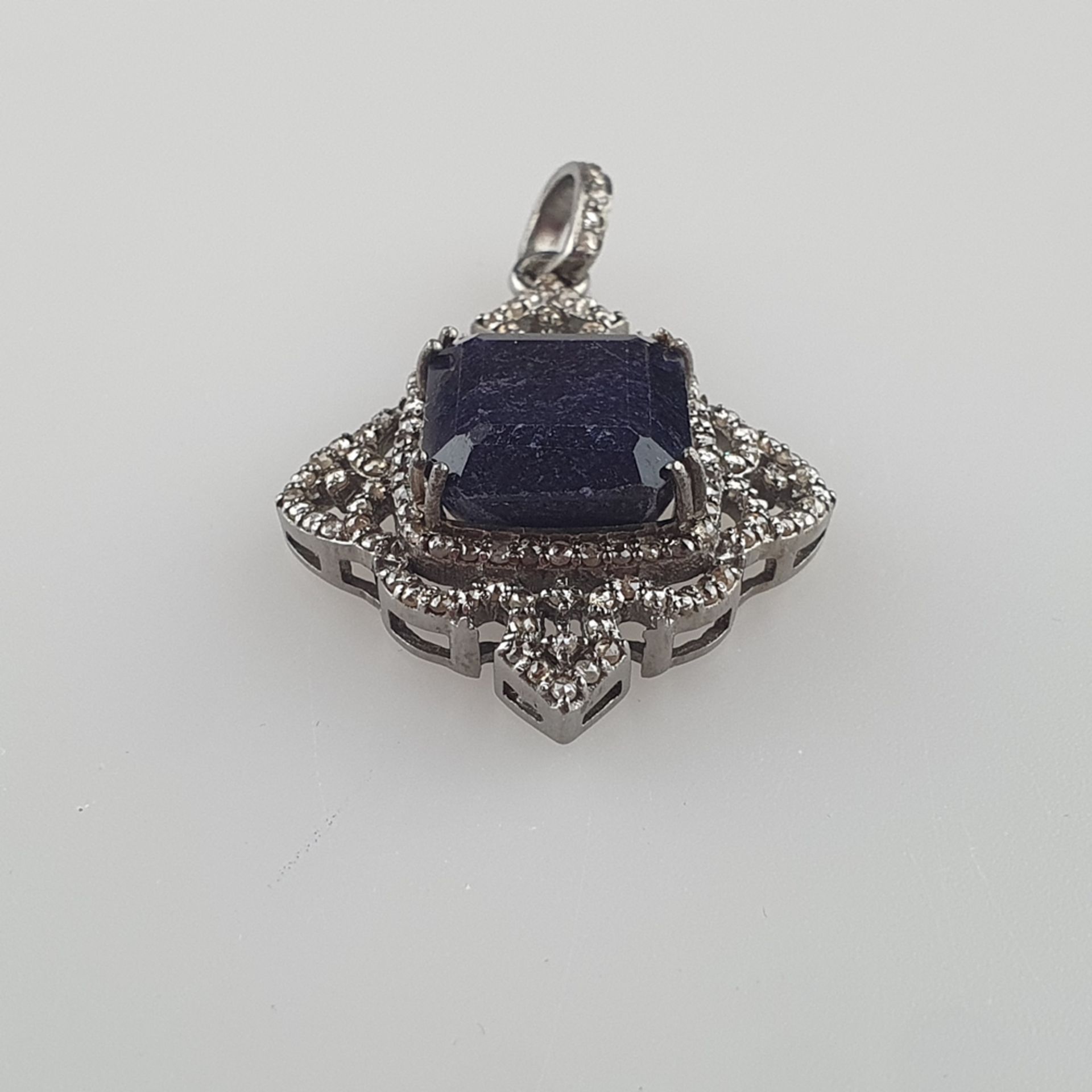 Saphiranhänger mit Diamanten - Sterling Silber 925/000, Besatz mit 1 facettiertem Saphir von ca. 18 - Image 3 of 4