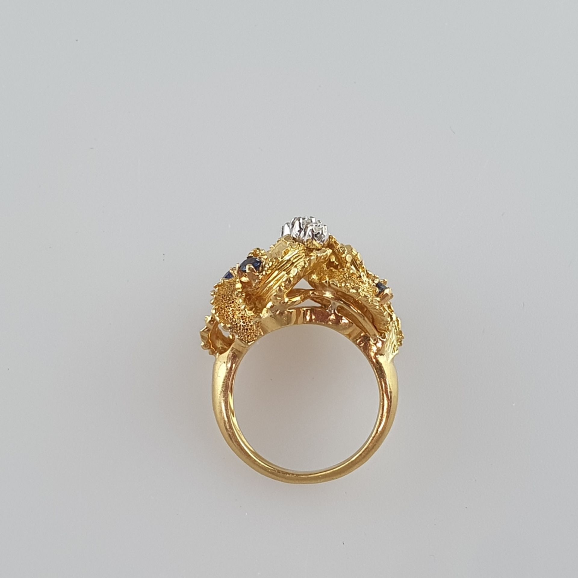 Imposanter Goldring mit Brillanten und Saphiren - Gelb-/Weißgold 750/000, im Ringkopf gestempelt, k - Bild 5 aus 5