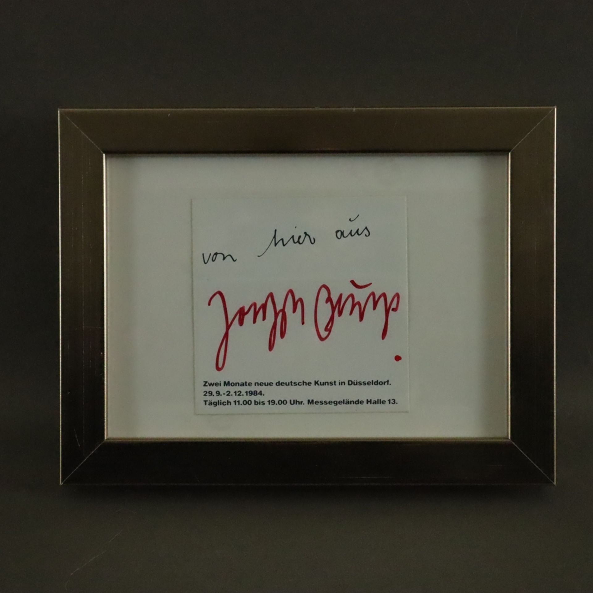 Beuys, Joseph (1921 Krefeld - 1986 Düsseldorf) - "von hier aus", handsignierter Sticker für die gle - Image 2 of 3