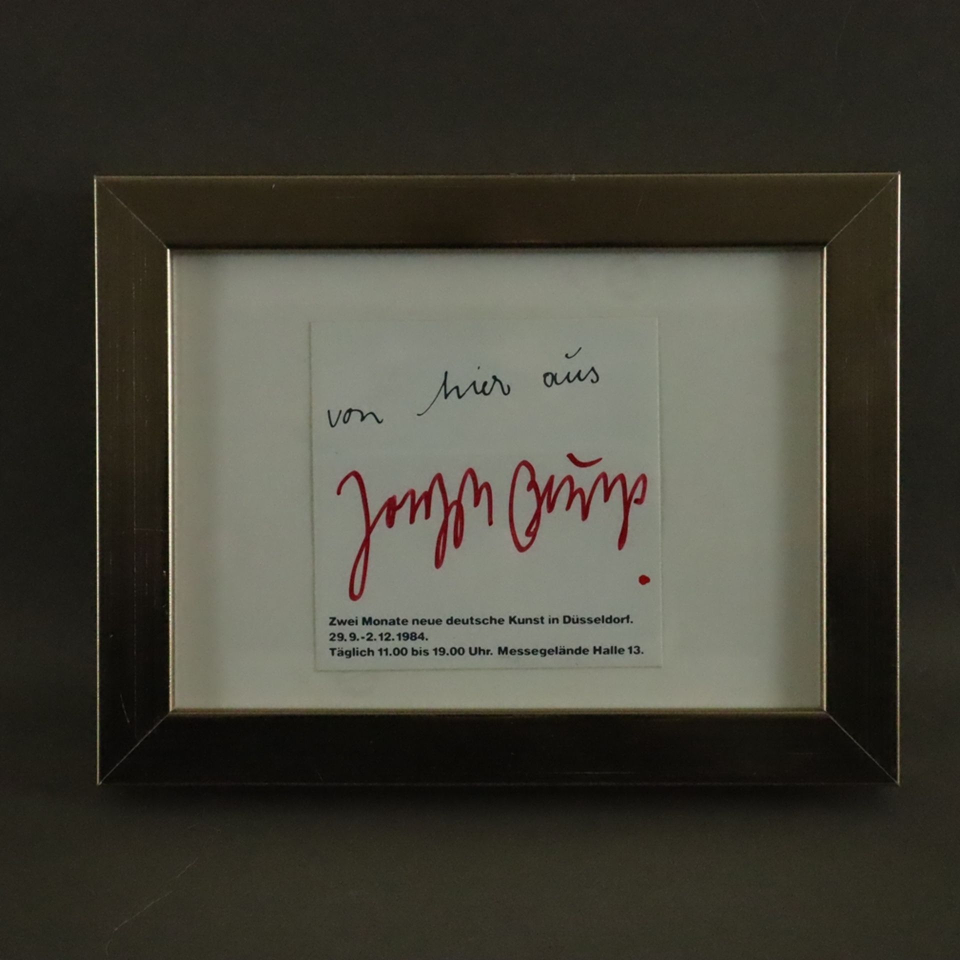 Beuys, Joseph (1921 Krefeld - 1986 Düsseldorf) - "von hier aus", handsignierter Sticker für die gle - Bild 2 aus 3