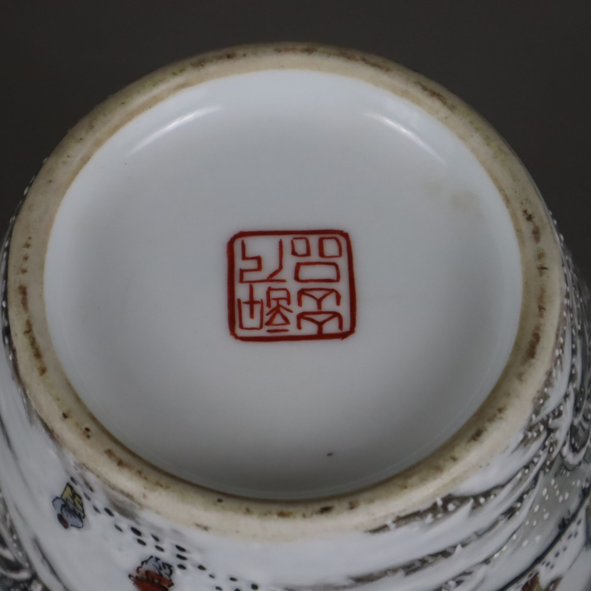 Meiping-Vase - China 20.Jh., Porzellan, umlaufend Dekor mit schneebedeckter Shan-Shui-Landschaft in - Bild 11 aus 11