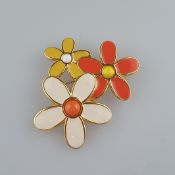 Farbenfrohe florale Vintage-Brosche - Monet / USA, nach 1955, bunt emailliert, gesicherte Nadelung,