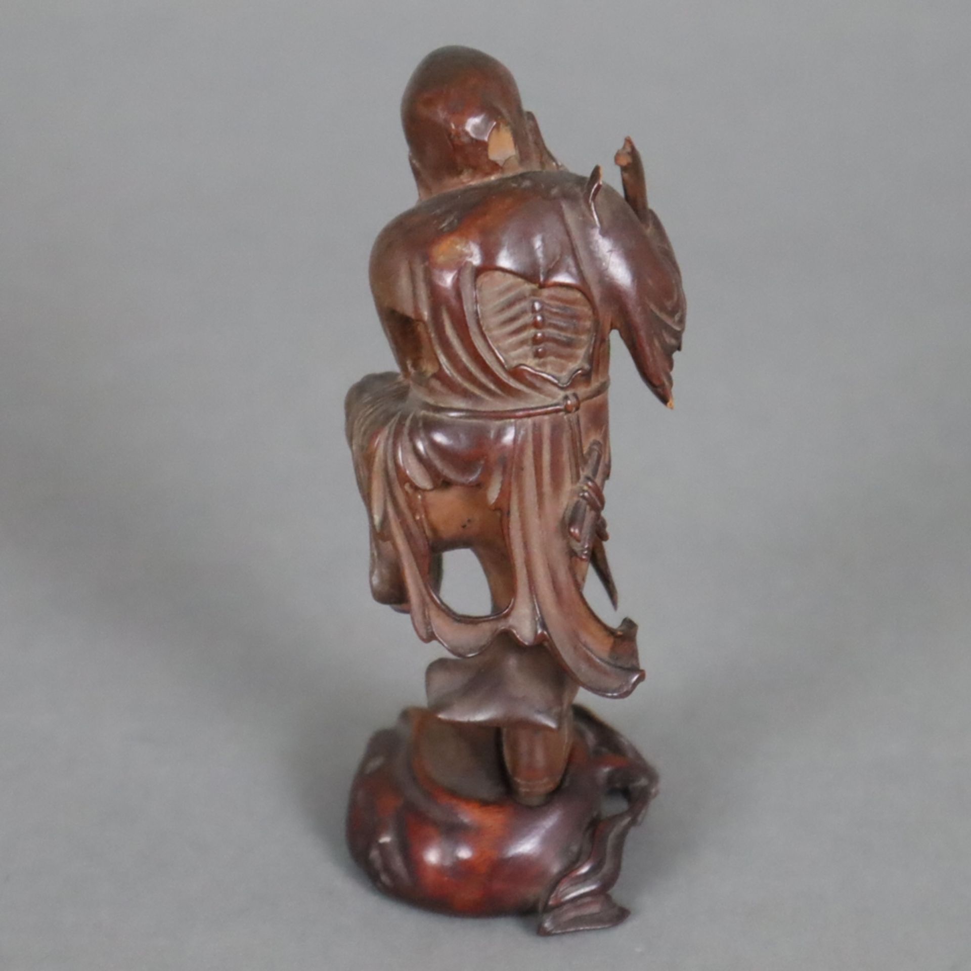 Kleine Holzfigur eines Sennin - Japan, ausgehende Meiji-Zeit, feine Buchsbaumschnitzarbeit, 2-teili - Image 6 of 8