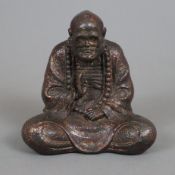 Figur des Arhats Nakula - China, Metallguss bronziert, Reste der Goldlackfassung, in Meditationshal