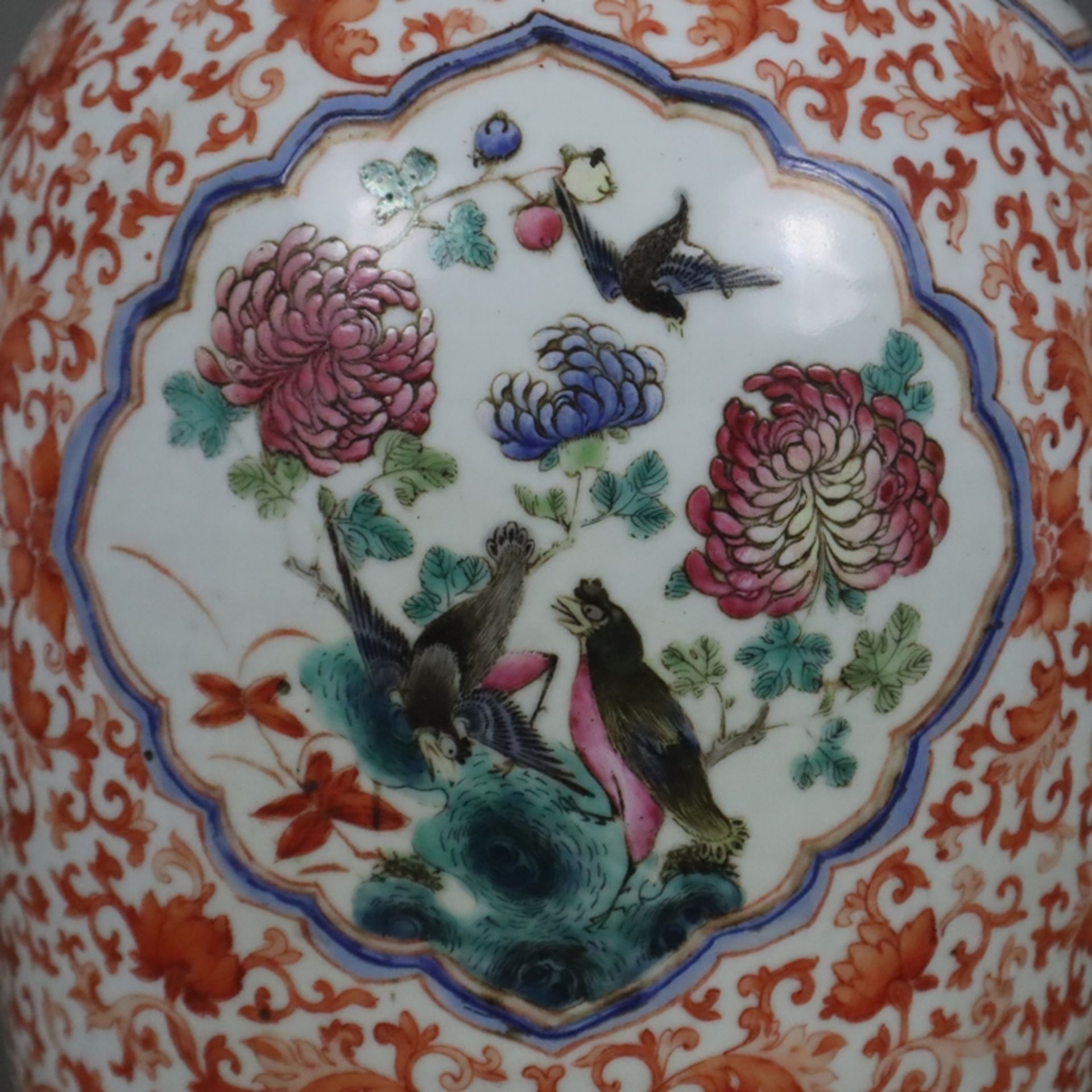 Große Balustervase - China, Qing-Dynastie, 19.Jh., balusterförmiger Körper mit zylindrischem Hals u - Image 6 of 11