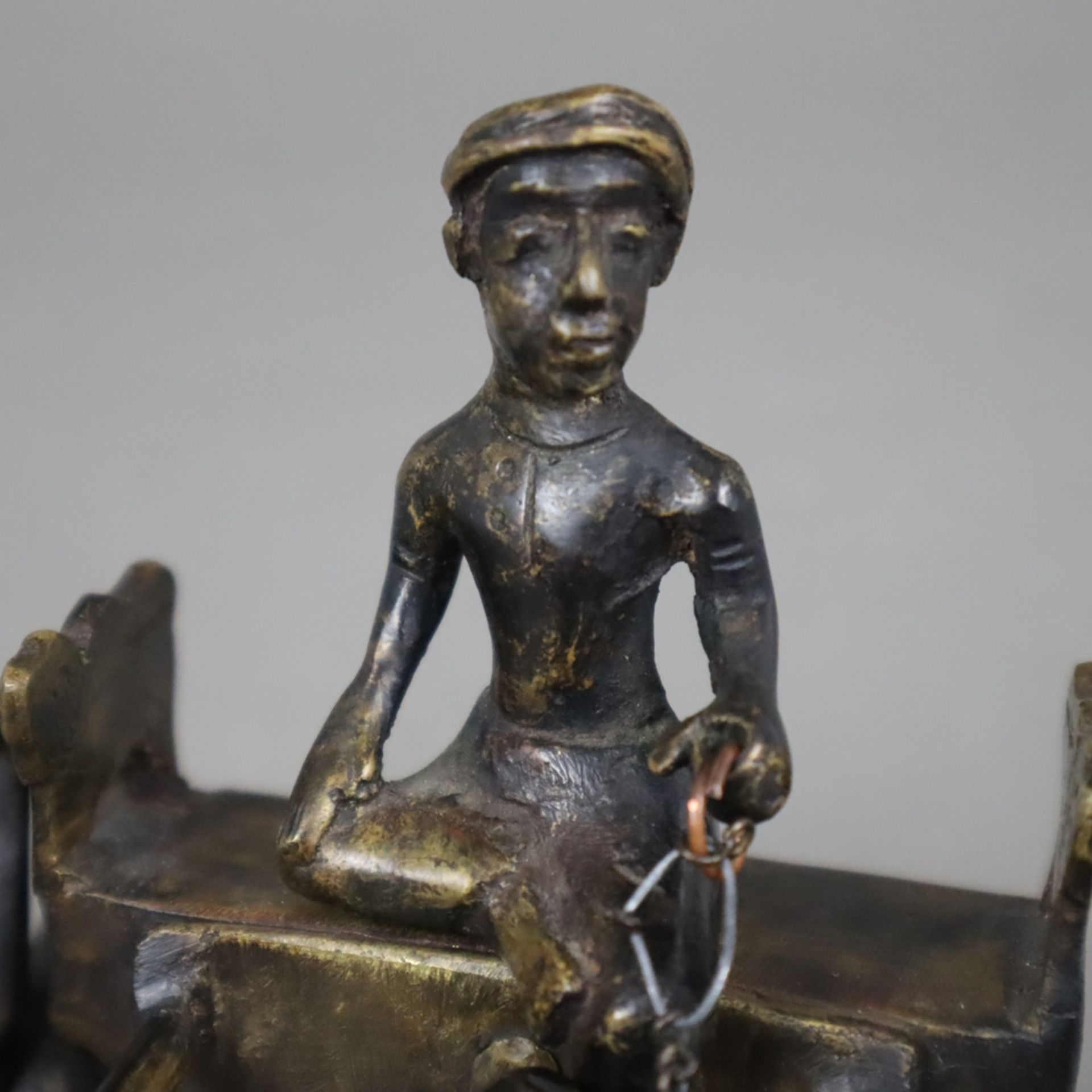 Ochsengespann - Bronze, dunkel patiniert, dreiteilige Figur, auf einem Gespann sitzender Bauer (Sti - Bild 5 aus 6