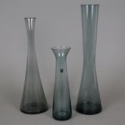 Drei Vasen - Entwurf: Wilhelm Wagenfeld (1900 Bremen- 1990 Stuttgart), WMF, Geislingen, Rauchglas, 