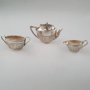 Silbernes Miniatur-Kaffeeset/ Puppengeschirr - Sterlingsilber, alle gestempelt, Queen Ann-Dekor, 3-