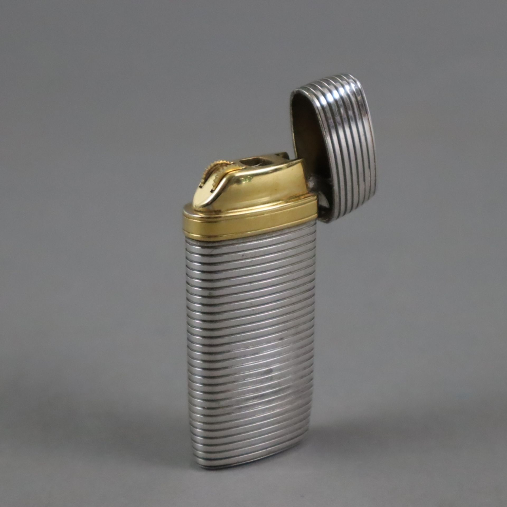 Feuerzeug - Yves Saint Laurent, gerilltes Metallgehäuse mit goldfarbenem Logodetail, Deckel innen g - Bild 2 aus 4