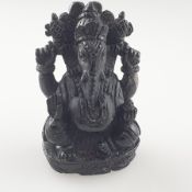 Ganesha - elefantenköpfige Hindu-Gottheit aus opakem schwarzem Turmalin geschnitzt, ca.9 x 6 x 4 cm