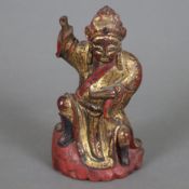 Figurine eines Wächters - China, ausgehende Qing-Dynastie, um 1900, Holzfigur vollrund geschnitzt m