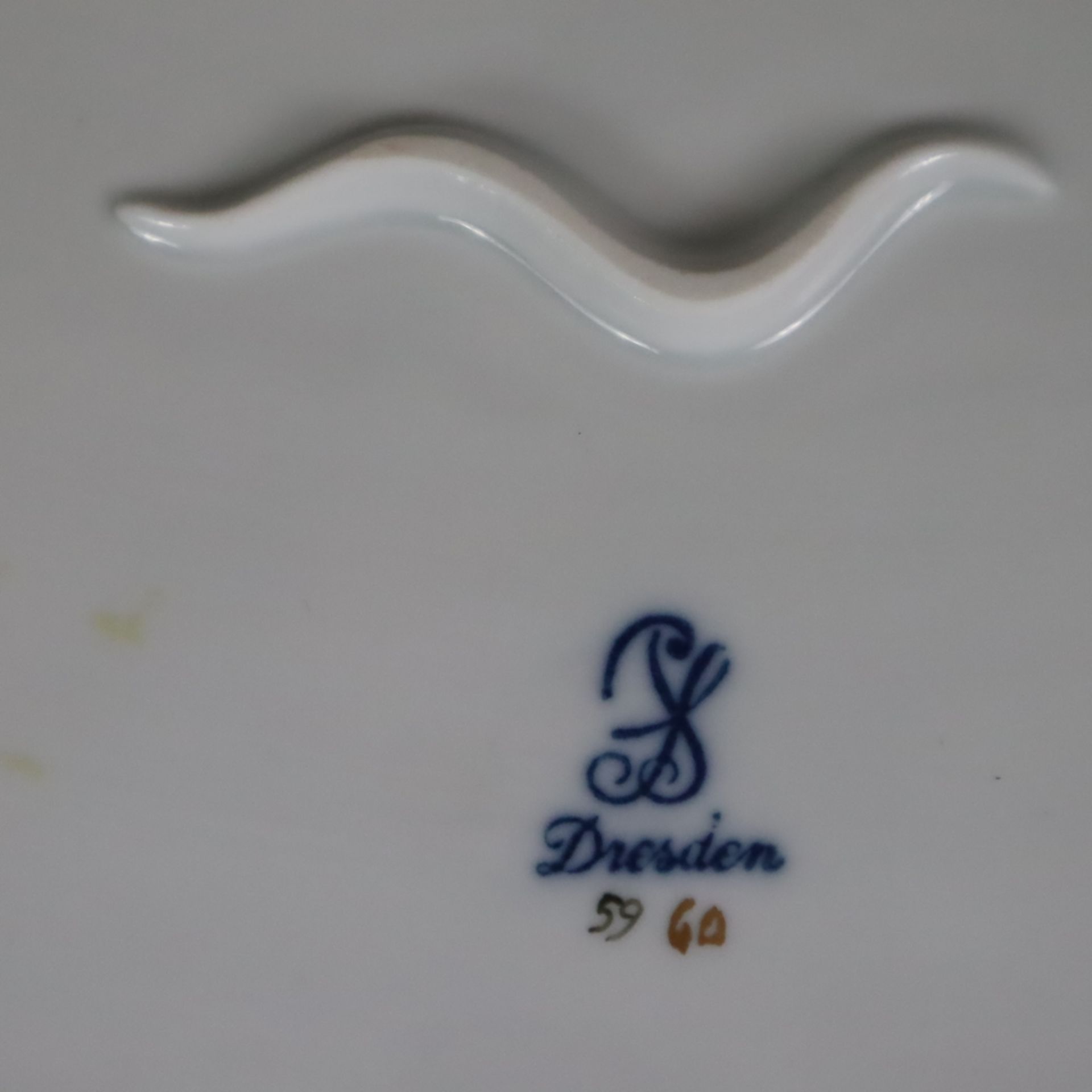 Korbschale - Potschappel, Dresden, 20. Jh., Porzellan, ovale geschwungene Form mit zwei Asthenkeln, - Bild 9 aus 9