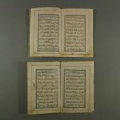 Zwei schmale Koran-Fragmente - Persien, z.T. Deckfarbenmalerei mit Gold gehöht, handgeschrieben in 