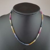 Filigrane Halskette - Multicolor-Kette mit kleinen facettiert geschliffenen Saphirrondellen, Karabi