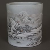 Pinselhalter mit Schneelandschaft in der Art des He Xuren - China, umlaufend Dekor mit schneebedeck