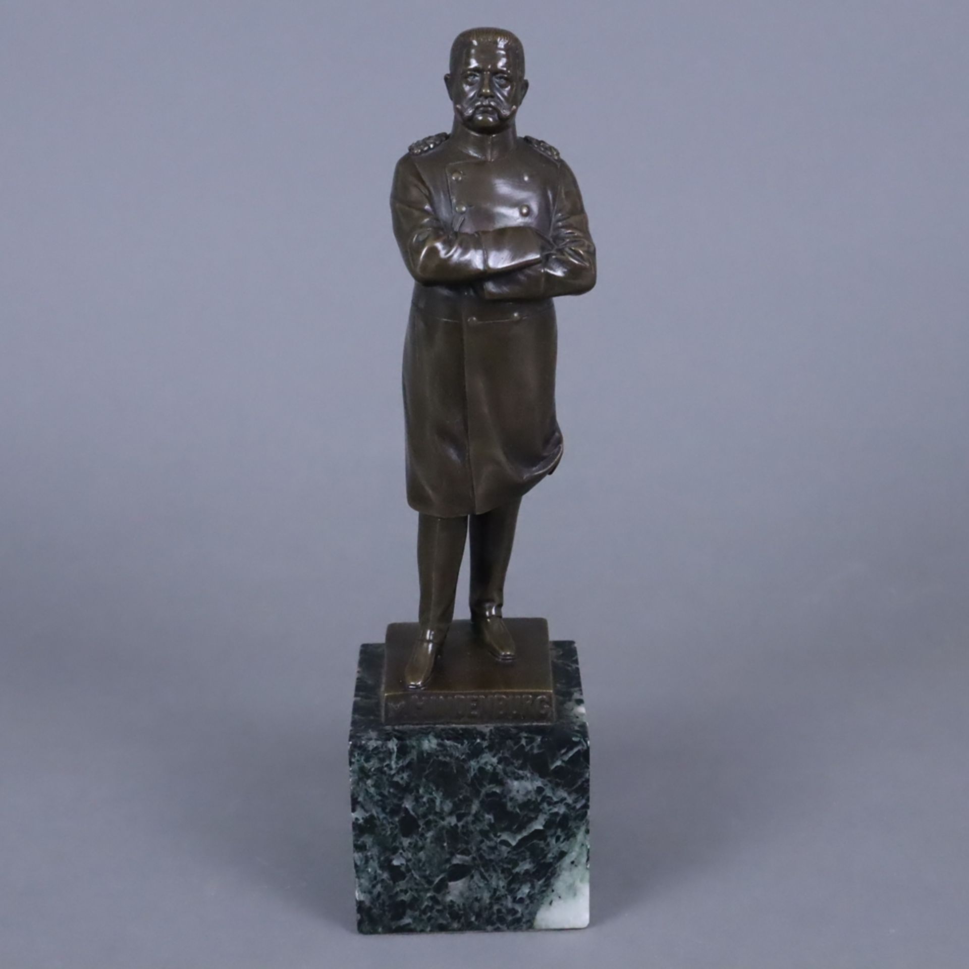 Schmidt-Felling, Julius (1835 Berlin -1920 ebenda) - "Paul von Hindenburg", Bronze, braun patiniert
