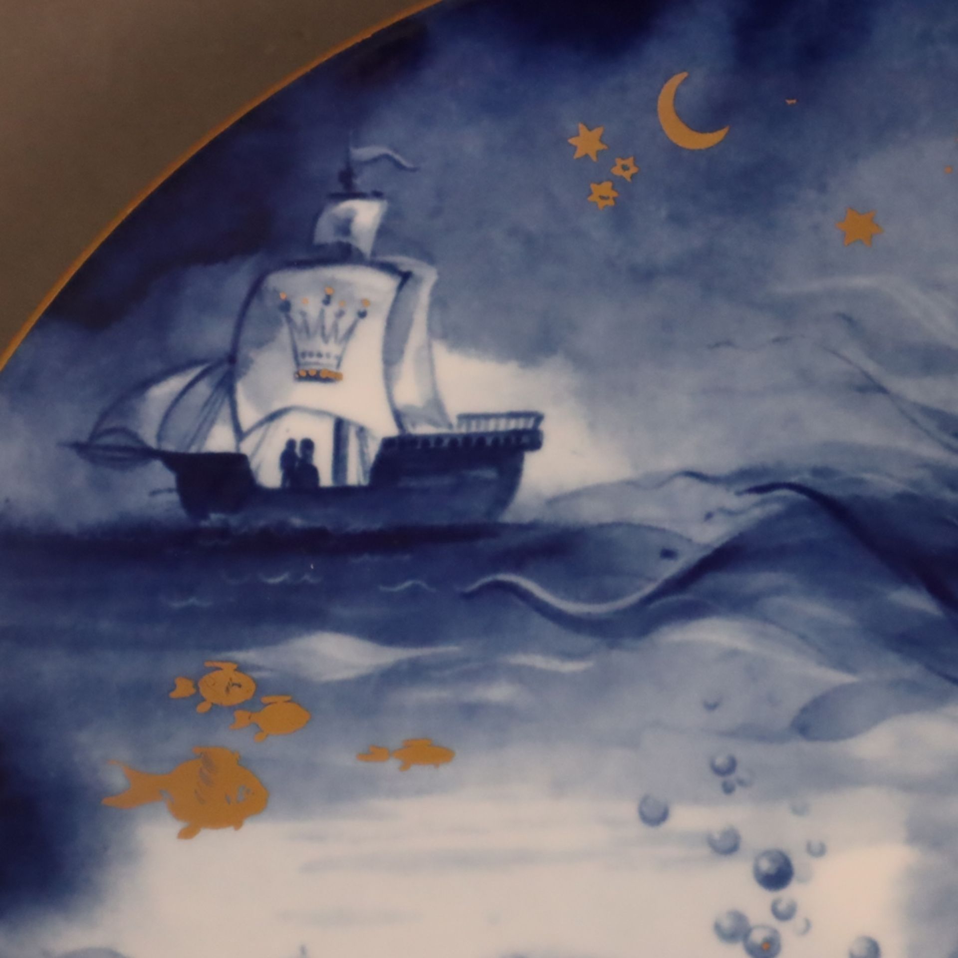 Märchenteller - Meissen, 20. Jh., Porzellan, unterglasurblauer Dekor mit Goldakzenten "Kleine Seeju - Bild 3 aus 6