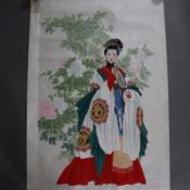 Chinesisches Rollbild - Xiwangmu, die Königinmutter des Westens im prunkvollen Gewand vor einem blü