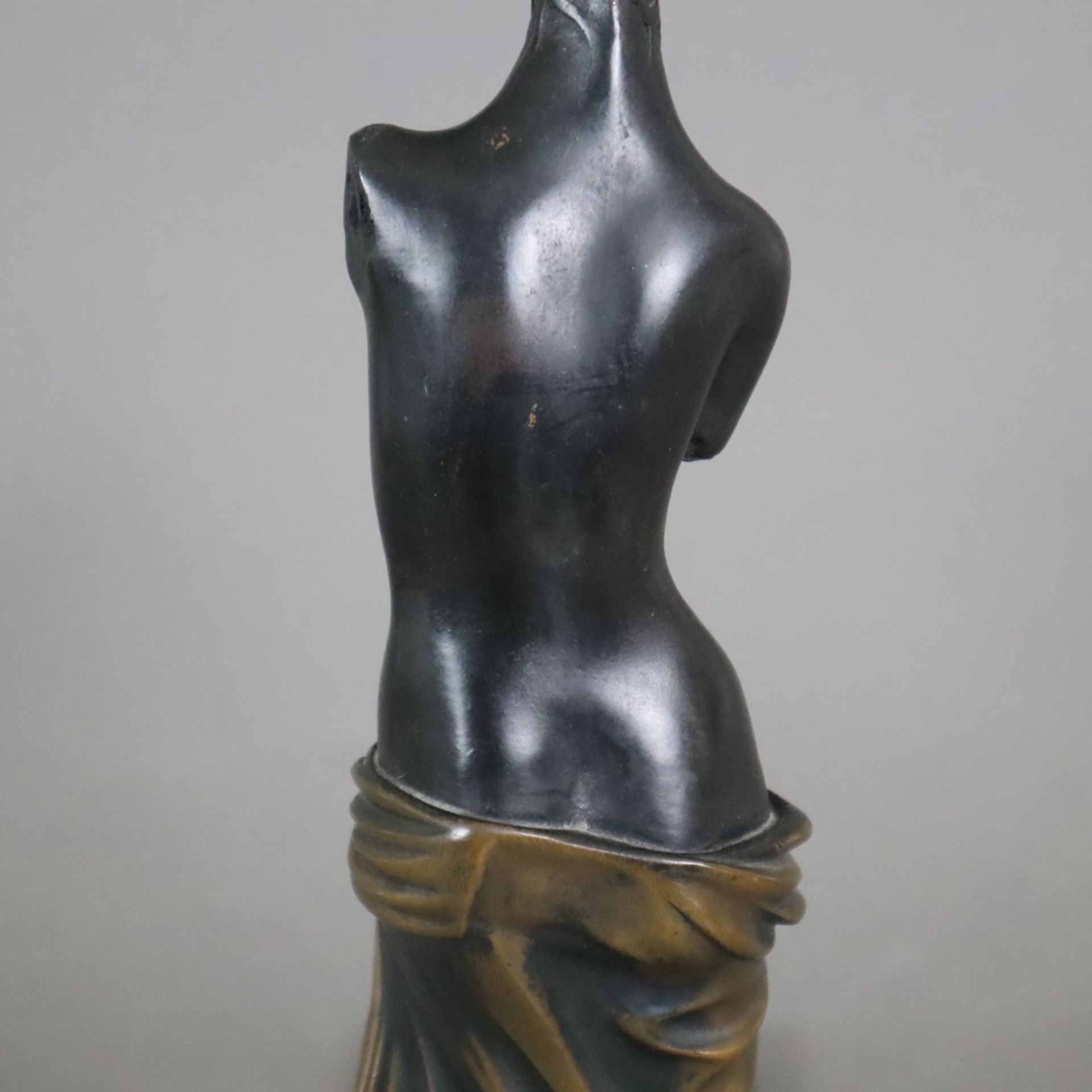 Dali, Salvador (1904 Figueras -1989 ebenda) - "Venus a la girafe", Bronze, dunkel patiniert, im Gus - Bild 12 aus 15