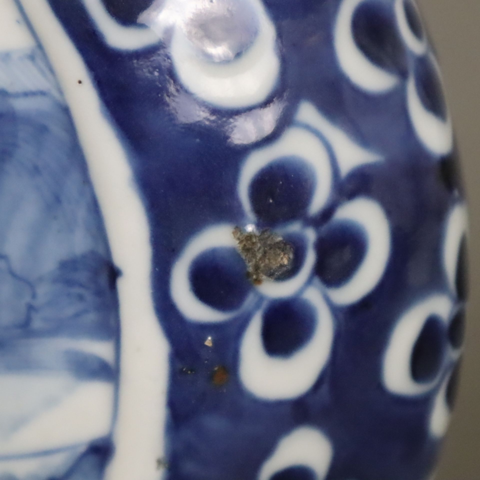 Mond-/Pilgerflasche - China, Ende 19.Jh., Porzellan mit Blaumalerei, Flaschenform mit Röhrenhals un - Image 10 of 11