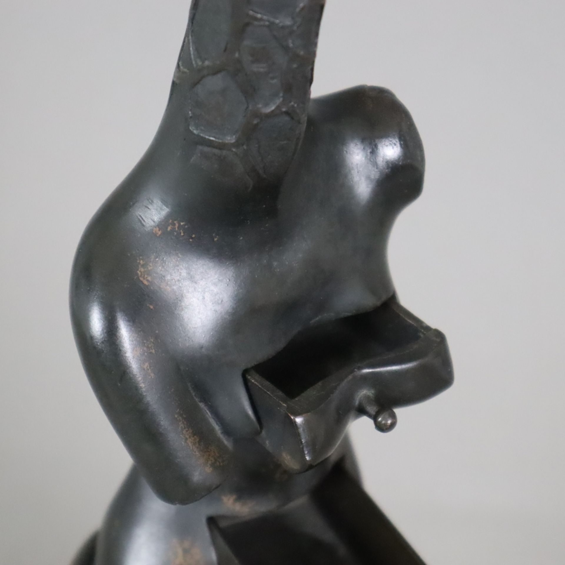 Dali, Salvador (1904 Figueras -1989 ebenda) - "Venus a la girafe", Bronze, dunkel patiniert, im Gus - Bild 7 aus 15