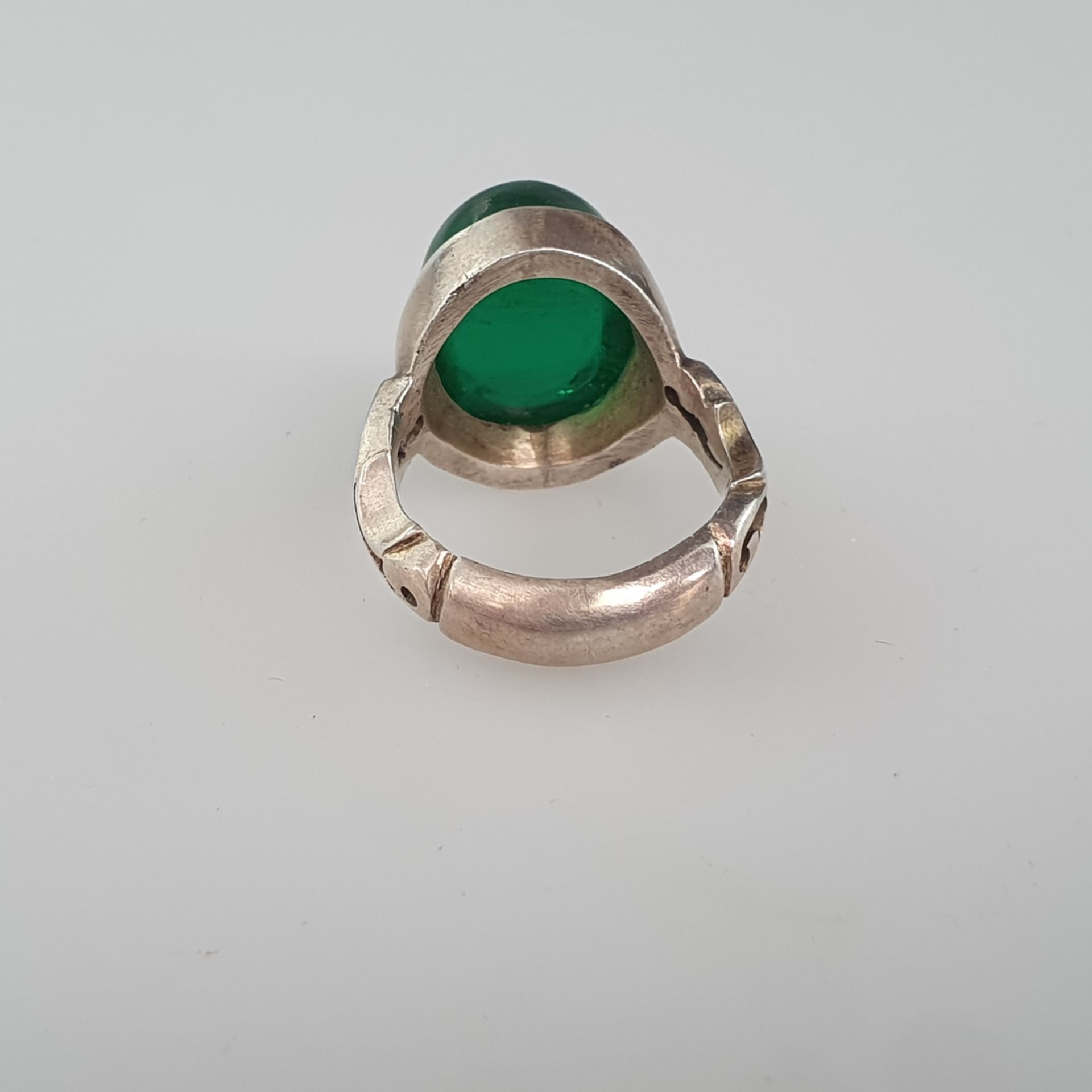 Herrenring mit Jade - Silber massiv, ovaler Ringkopf mit hochgewölbtem grünem Jadecabochon (Steinma - Bild 4 aus 5