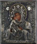 Ikone der Gottesmutter von Wladimir - Russland, 20.Jh., Tempera auf Holz, reich geprägtes und zisel