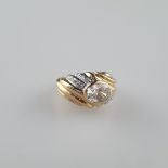 Diamantring - Gelb-/Weißgold 750/000, gestempelt, mittig besetzt mit 1 Diamanten von 1,3 ct. im Ova