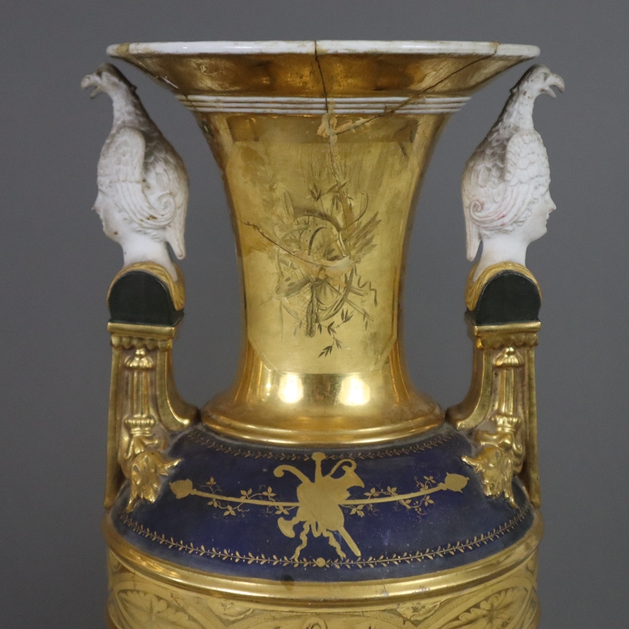 Ein Paar prunkvolle Empire-Vasen mit Jagdszenen - Frankreich, 1. H. 19. Jh., Porzellan, matt- und g - Image 2 of 24