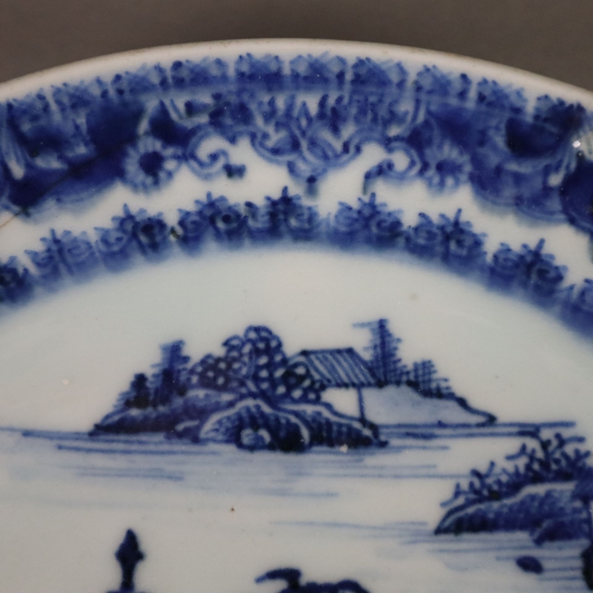 Weiß-blauer Warmhalteteller - China, Rand mit Öffnung für heißes Wasser, blaue Unterglasurmalerei m - Bild 4 aus 9