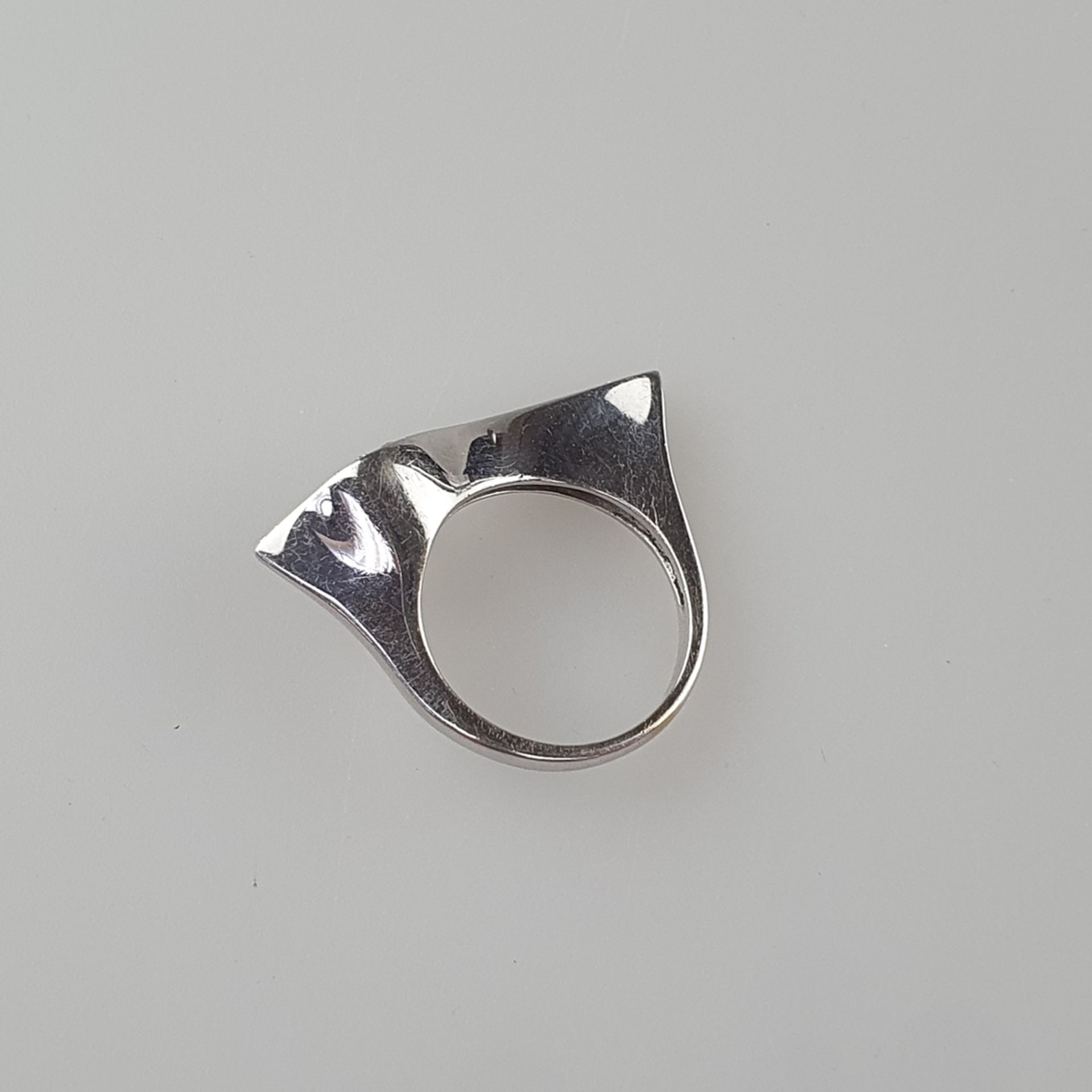 Extravaganter Ring im Art-Déco-Stil - Silber, ausgefasst mit 1 Diamant im Brillantschliff von ca. 0 - Bild 6 aus 7