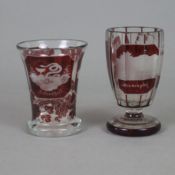 Zwei Glasbecher - 19. Jh., farbloses Glas, teils rot gebeizt, 1x Ranftbecher, Wandung mit drei Rech