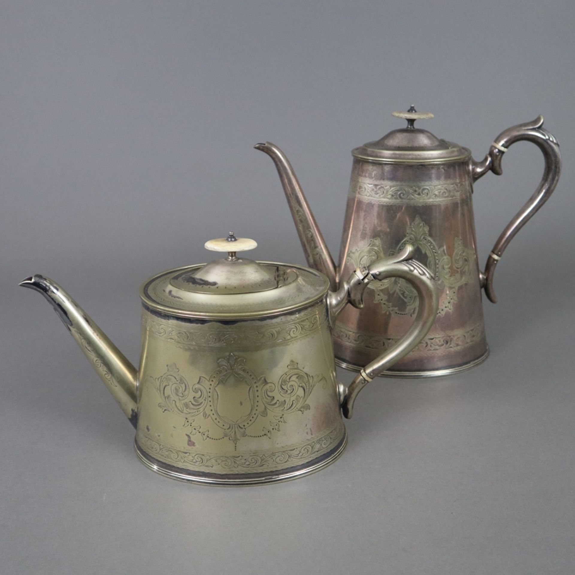 Kaffee- und Teekanne - Thomas Otley & Sons, Sheffield, Ende 19. Jh. / um 1900, Metall, versilbert, 