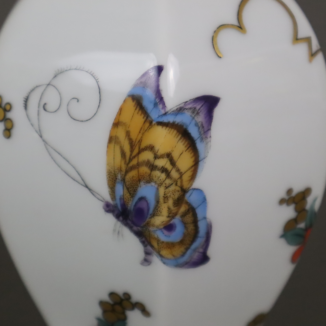Art-déco-Vase "Butterfly" - Rosenthal, Porzellan, mit Schriftzug Bavaria und Buchstaben „E“, um 192 - Image 5 of 8
