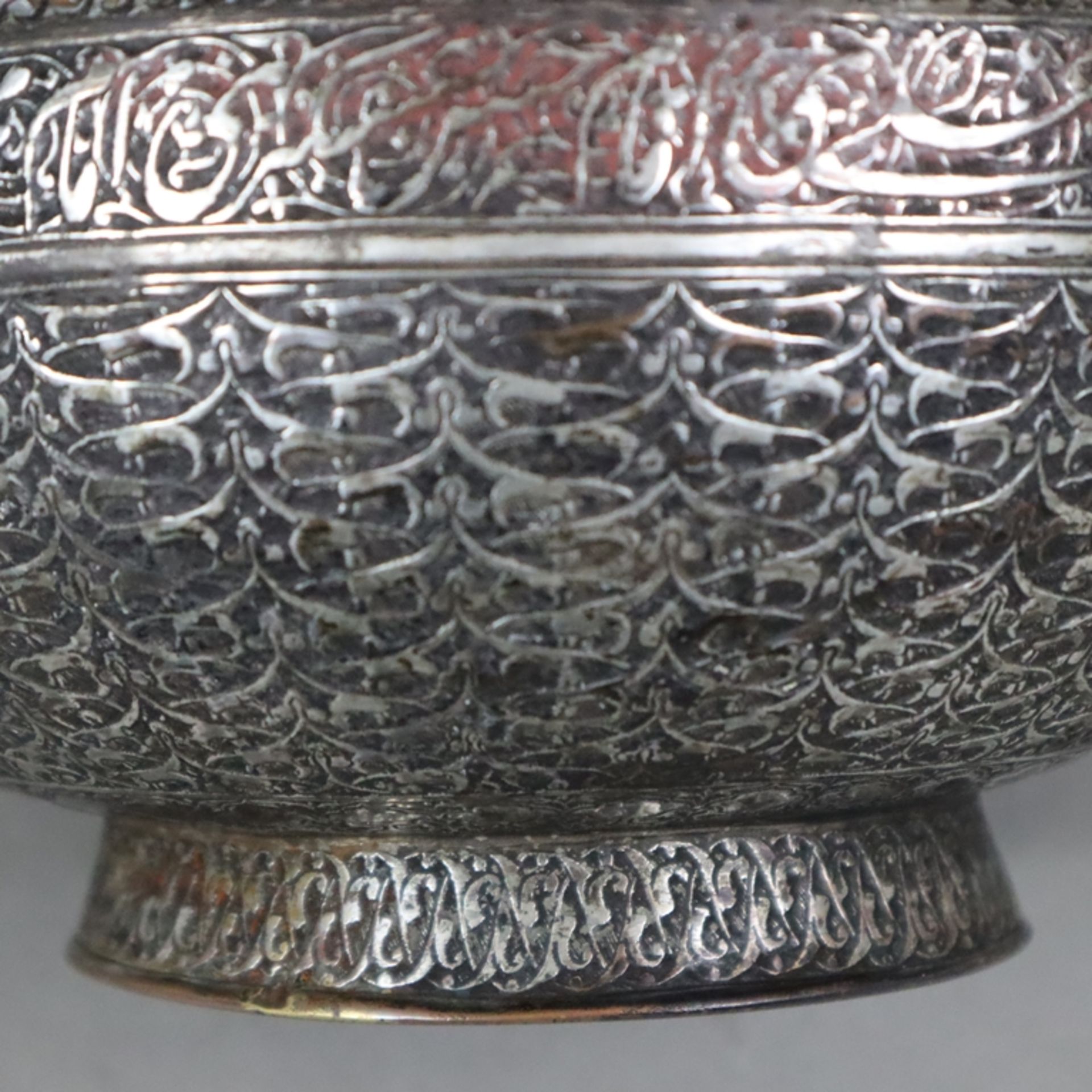 Reich verzierte Schale - Persien, späte Safawiden-Zeit, Kupferlegierung, verzinnt, eventuell versil - Bild 8 aus 9
