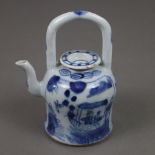 Teekännchen - China, Porzellan, hoher zentraler Bügelhenkel, bemalt mit Bootszene, Ornamenten und K