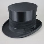 Klappzylinder / Chapeau Claque - aus schwarzem Satin mit Ripsband, innen mit goldenem Prägedruck, I