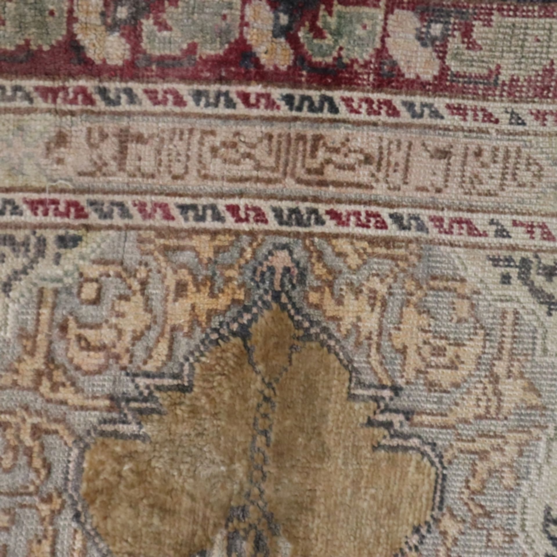 Wandteppich - 20. Jh., Kunstseide, 10 Gebetsnischen, teils mit Schrift, Gebrauchsspuren, ca. 285 x  - Bild 11 aus 14