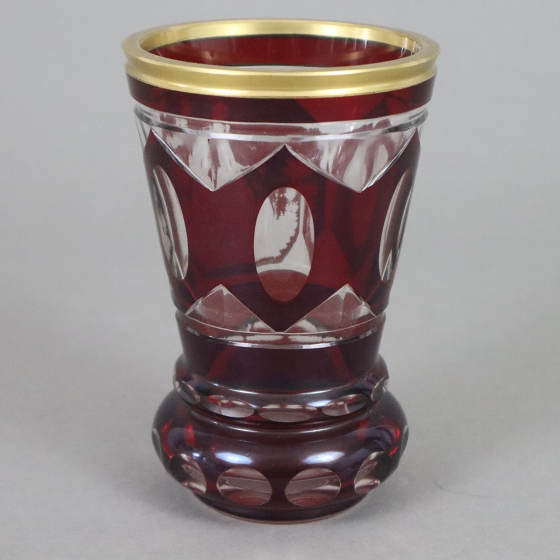 Ranftbecher - Böhmen 19. Jh., farbloses Glas, rot gebeizt, vergoldet, geschliffen, schauseitig Bild - Bild 6 aus 7